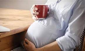 استهلاك الكافيين خلال الحمل يُؤثِّر على طول قامة الطفل!