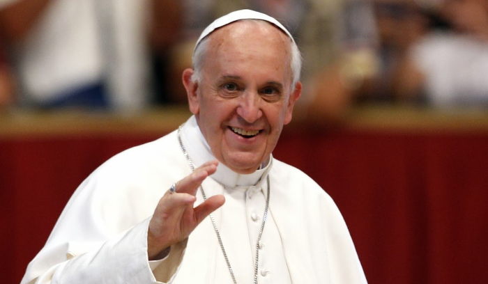 البابا فرنسيس يصلي للشعوب "المتألمة" في الشرق الأوسط في ختام زيارته البحرين
