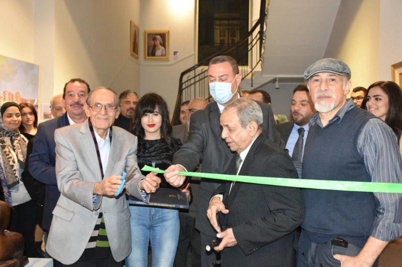 السفير اللوح يفتتح معرضا فنيا بمشاركة 142 فنانًا عربيًا