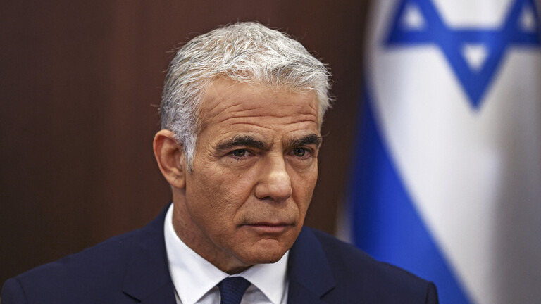 لابيد: نتنياهو أضعف رئيس وزراء على الإطلاق و"إسرائيل" تتفكك من الداخل