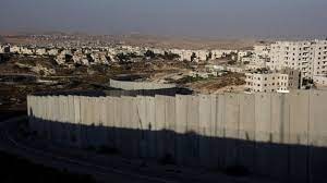 "إسرائيل" تبني جداراً إسمنتياً يفصلها عن غزة