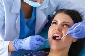 4 أشياء مؤذية..  لا تفعلها بعد مغادرة عيادة  طبيب الاسنان