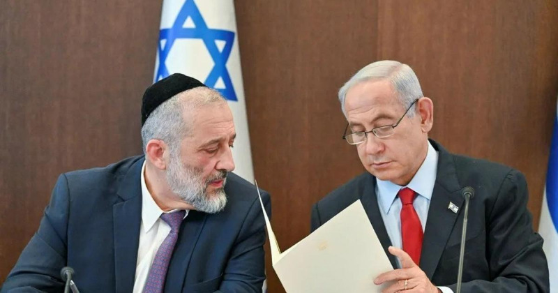 مساع قضائية إسرائيلية لتنحية نتنياهو عن منصبه