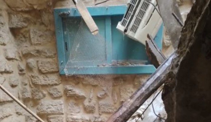 انهيار سقف داخل منزل في حارة صور بفعل غزارة الامطار