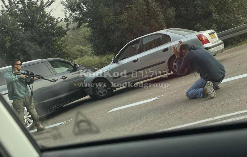 بالفيديو.. اعتقال شاب تسلل من الأراضي اللبنانية نحو الأراضي المحتلة