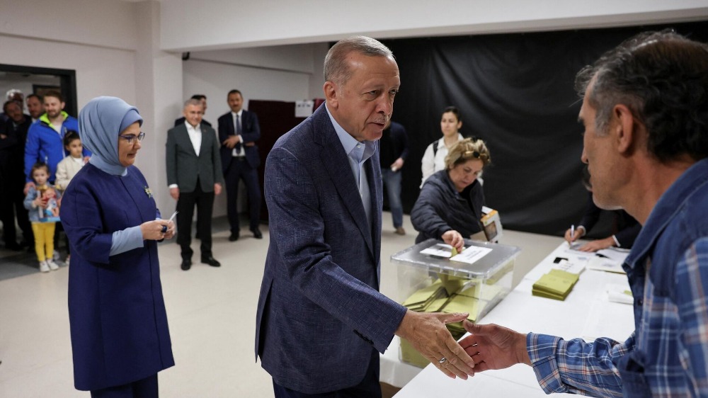 أردوغان أدلى بصوته بالانتخابات التركية