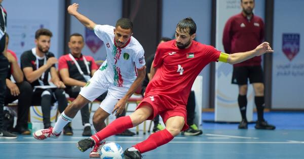 فلسطين تهزم موريتانيا 7-4 في كأس العرب لكرة الصالات بجدة