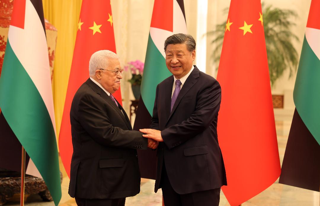 الرئيس عباس يجتمع مع الرئيس الصيني!