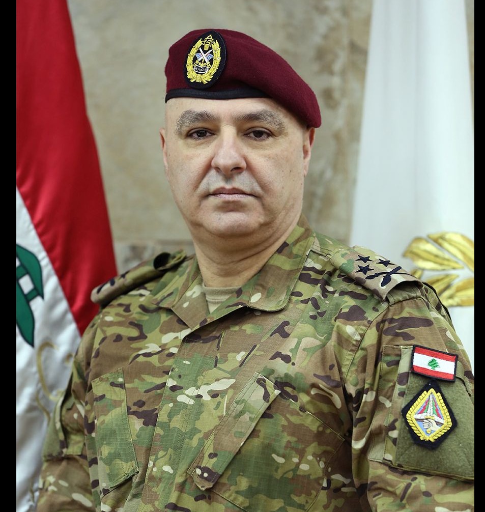 قائد الجيش يعايد الآباء: أنحني!