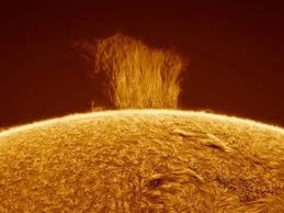 علماء روس يحذرون من توهج شمسي قوي اليوم