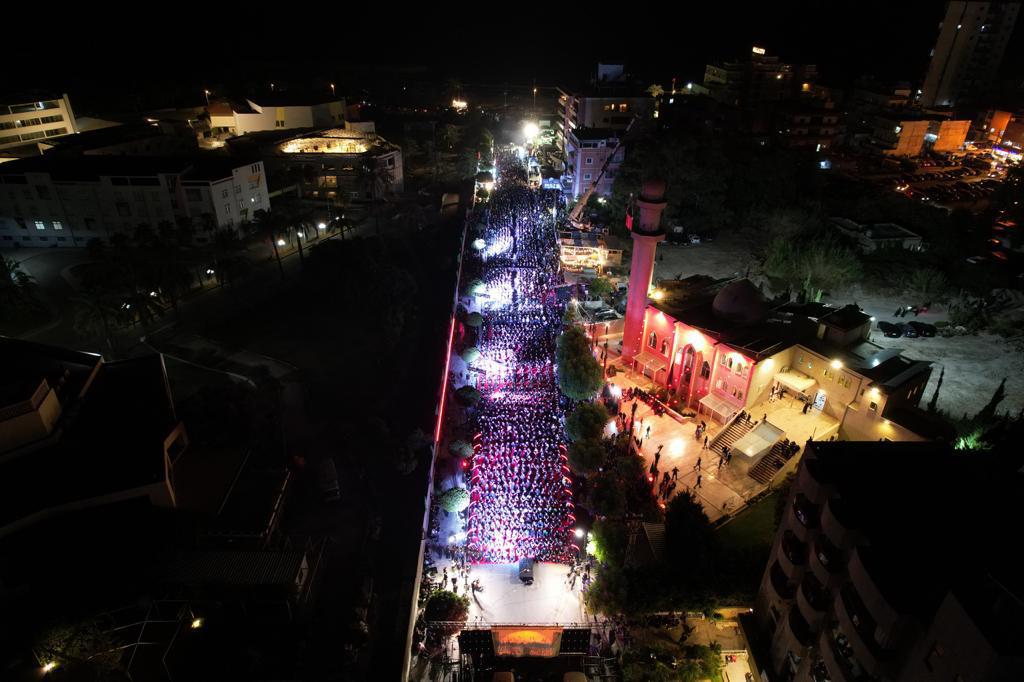آلاف الحسينيون والزينبيات يشاركون في إطلاق راية المشاية من مدينة صور