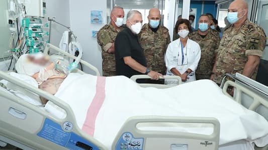 قائد الجيش عاد المعاون الجريح أحمد صيدح في مستشفى أوتيل ديو