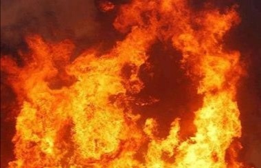 بالفيديو.. حريق في مجدليون شرق صيدا يمتد الى فيلا عاطف علي ابو مرعي!