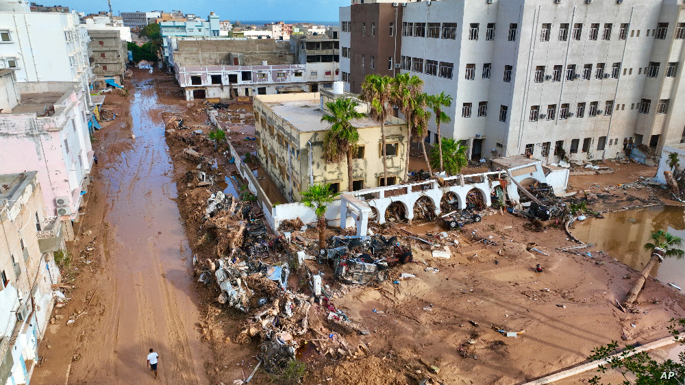 "السائقون الموتى".. اكتشاف مفجع بين جثث إعصار ليبيا!