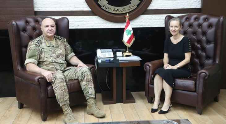 قائد الجيش التقى مديرة شؤون "الأونروا" في لبنان