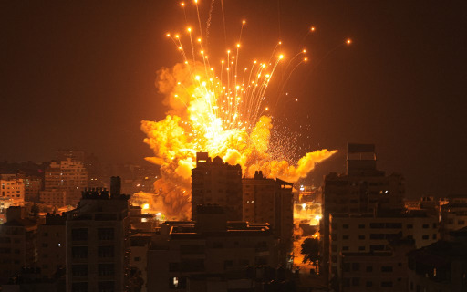 صور مأساوية.. الاحتلال يغطي على هزيمته بمزيد من الاجرام بحق غزة
