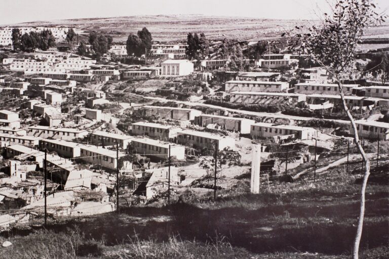 مخيّم النّبطيّة… الشتات الّذي حوّله الاحتلال الإسرائيلي إلى مقابر جماعيّة