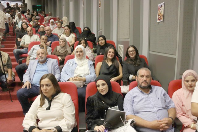 برعاية الوزيرة كرامي ومشاركة الحريري وسعد.. "العمانية النموذجية الرسمية" تحتفل بتخريج الدفعة العاشرة: "جيل لا ينكسر.. وطن لا يموت"
