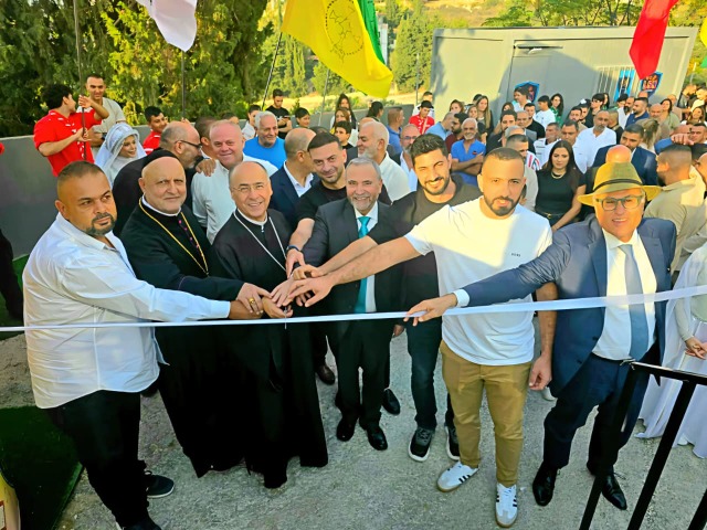 ملاعب رياضية في مدرسة ليسيه سان نيقولا_ بين بلدتي عين المير ولبعا